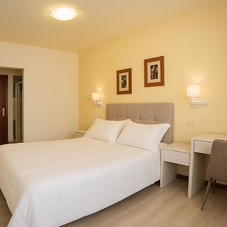 Elara Hotel Viveiro Luaran gambar